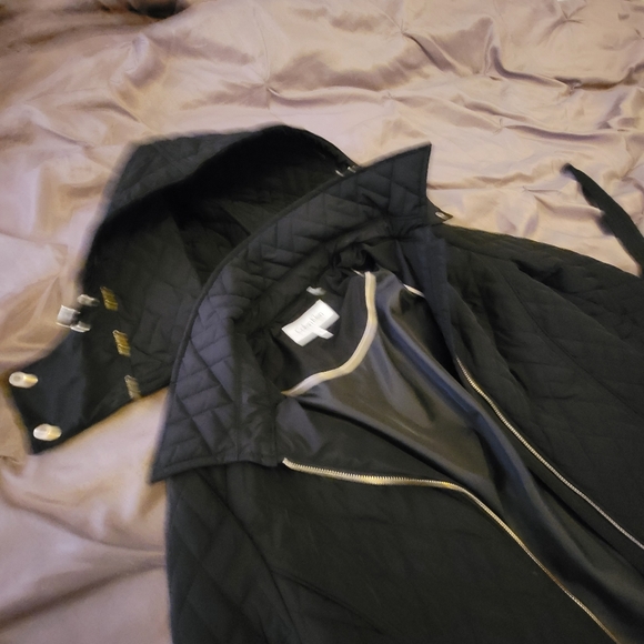 Calvin Klein - Picture 2 of 8